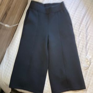 Lululemon capri pants